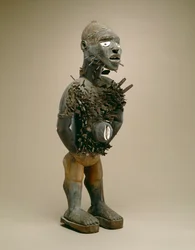 Figure à clous (nkisi nkondi) Yombe, Congo